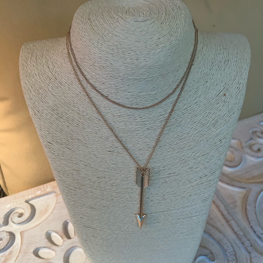 Final Price ❤️❤️ Long gold arrow necklace